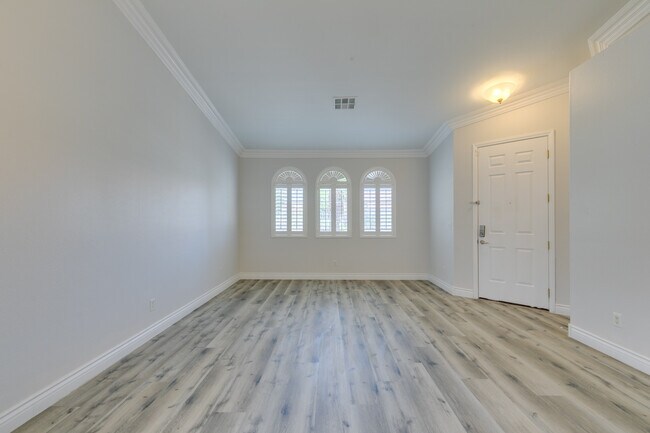 Building Photo - 4105 Demoline Cir
