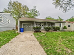 Building Photo - 6420 W 81st Terrace