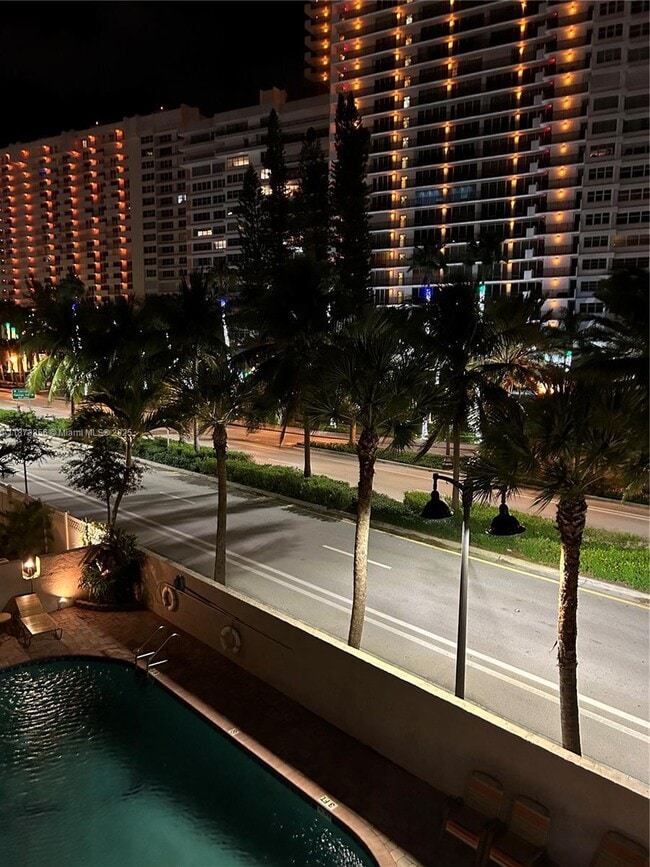 Building Photo - 4143 N Ocean Blvd