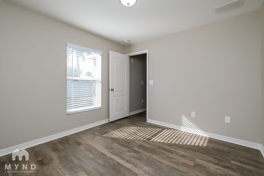 Building Photo - 8133 Alamosa Wood Ave