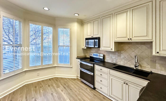 Building Photo - 107 Westover Park Ct