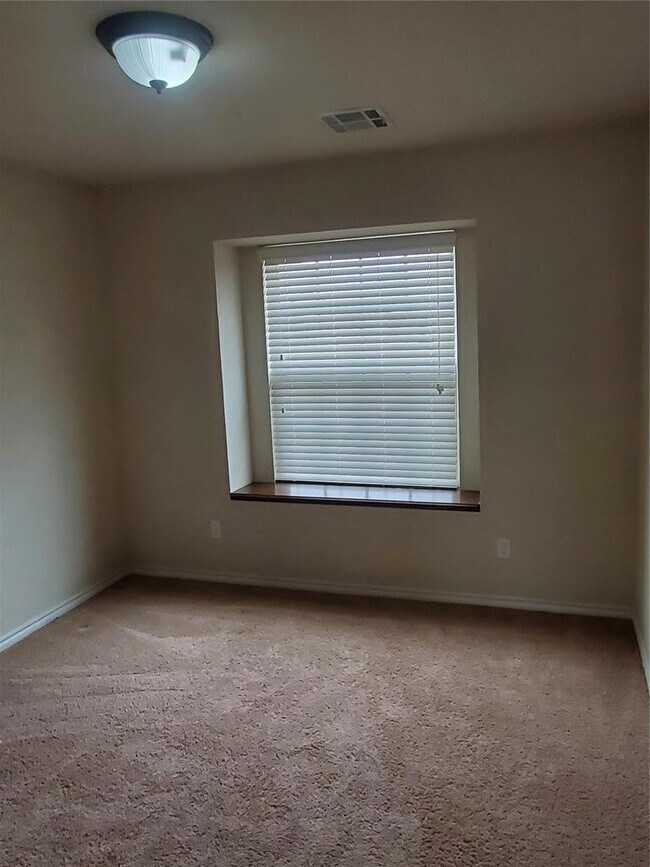 Building Photo - 16113 Juliet Dr