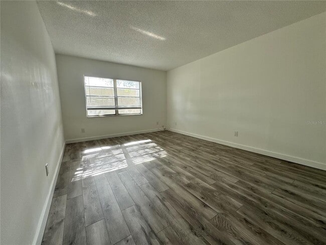 Building Photo - 9700 Starkey Rd