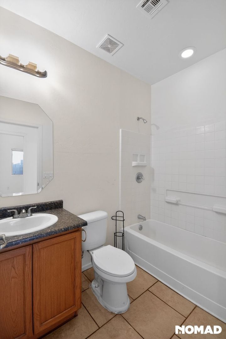 Building Photo - 3610 Cam Del Rancho