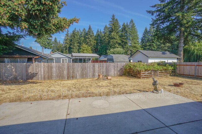 Building Photo - 3513 NE 135th Ave