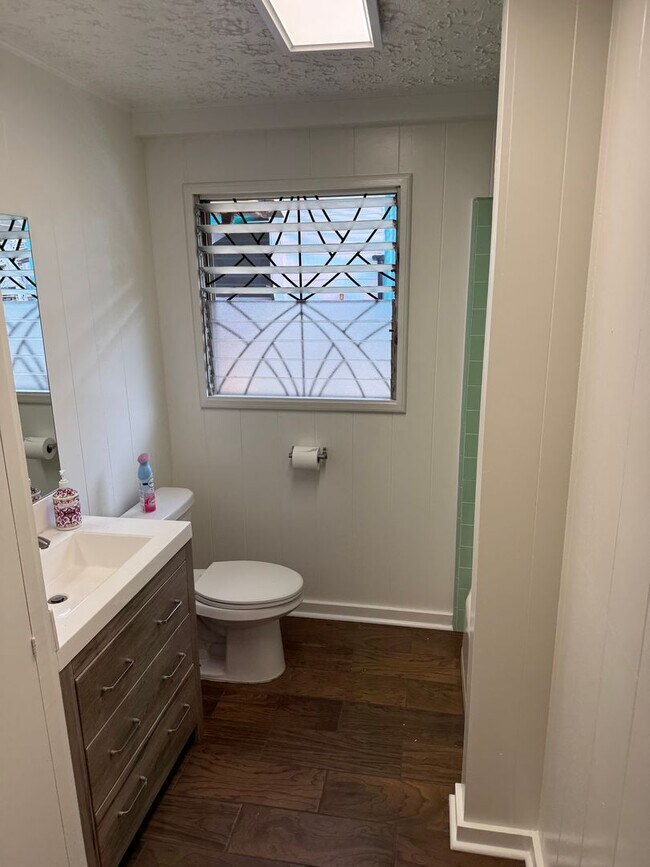 Building Photo - Single Family property on Gulick Ave in walking distance to business district