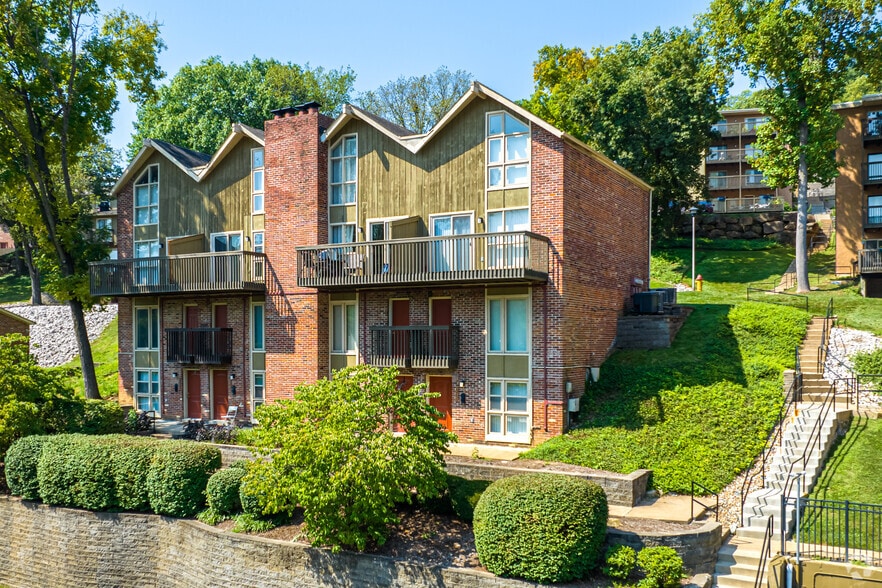 Primary Photo - Kirkwood Bluffs