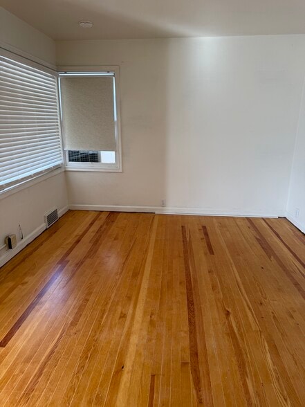 Building Photo - 3585 S 900 E