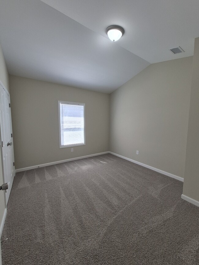 Building Photo - 209 Charlotte Cir