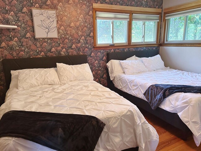 Building Photo - Beautifully Renovated Ranch-style Home!