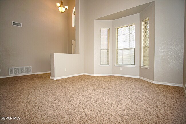 Building Photo - 12712 Tierra Karla Dr
