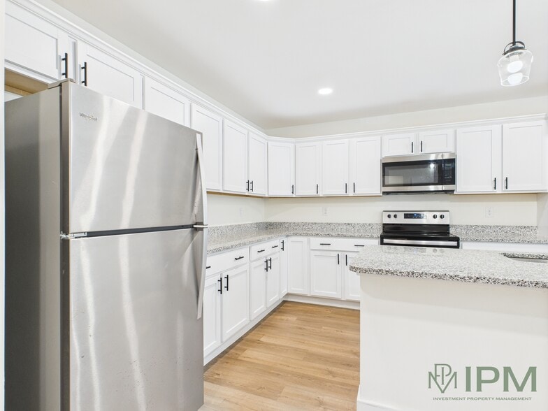 Building Photo - 2585 Emma Ln