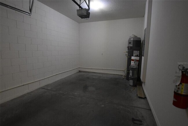 Building Photo - 1123 Honey Blossom Dr