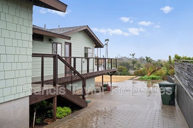 Building Photo - 2250 Vista Grande Dr