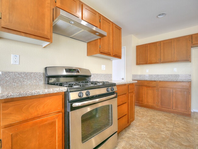 Building Photo - 34212 Woodmont