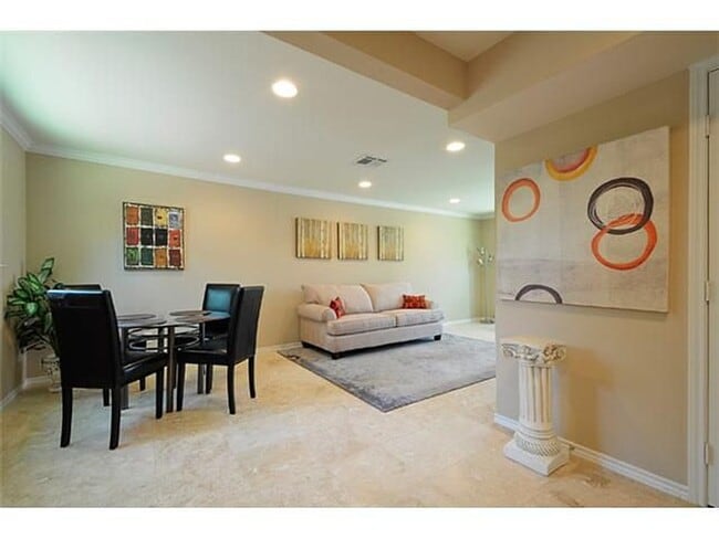 Building Photo - 6812 Syracuse Cove