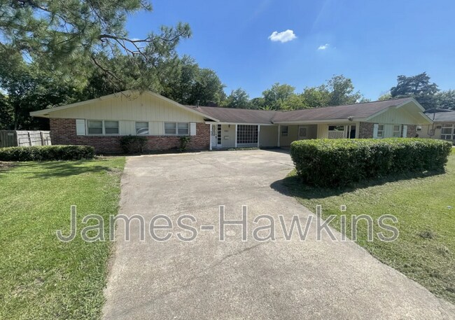 Primary Photo - 2124 Greenview Dr