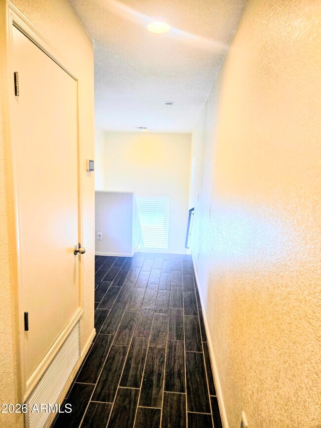 Building Photo - 1229 Questa Ct