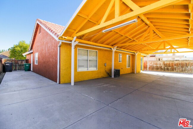 Building Photo - 36805 Alder St