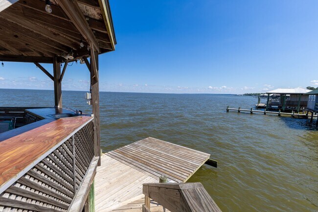 Building Photo - Available now! Top-Floor Bayfront Condo | ...