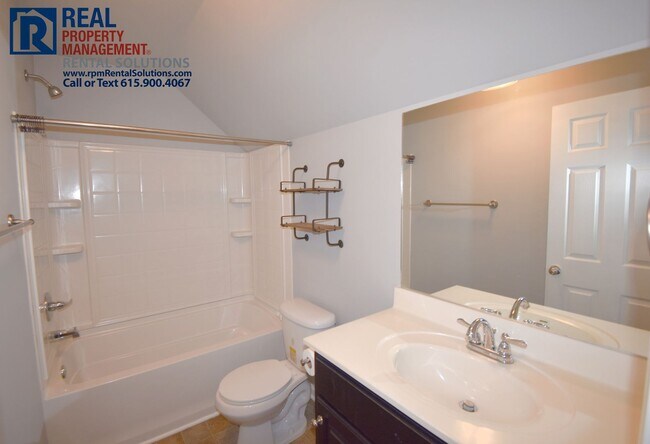Building Photo - Amazing 4 bd 3 bath home! Fenced-in yard, Attached garage and Bonus room, washer & dryer included!