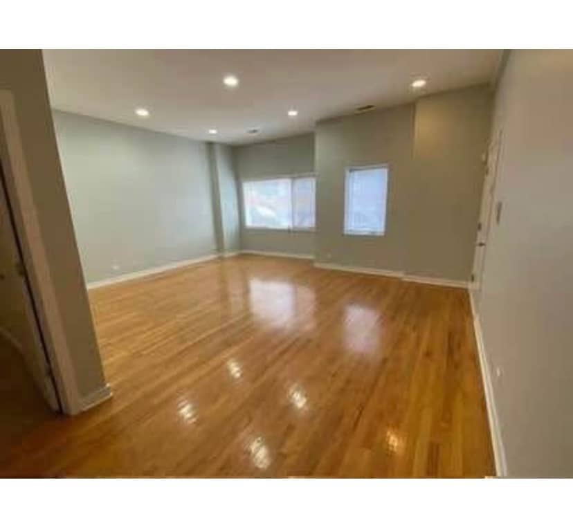 Building Photo - 1714 W Warren Blvd