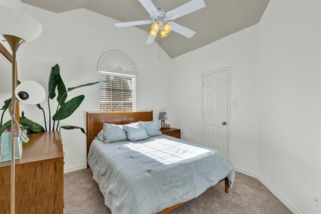 Building Photo - 18 Equestrian Ct