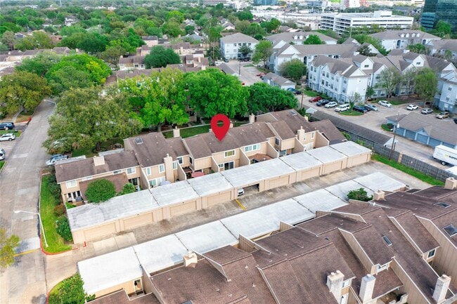 Building Photo - 11609 Village Pl Dr