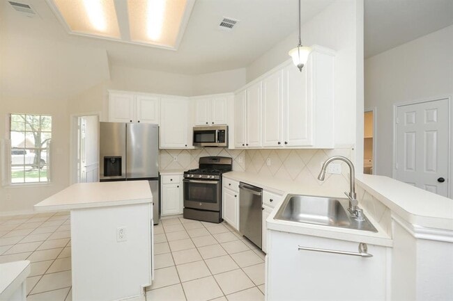 Building Photo - 25215 Aughton Dr