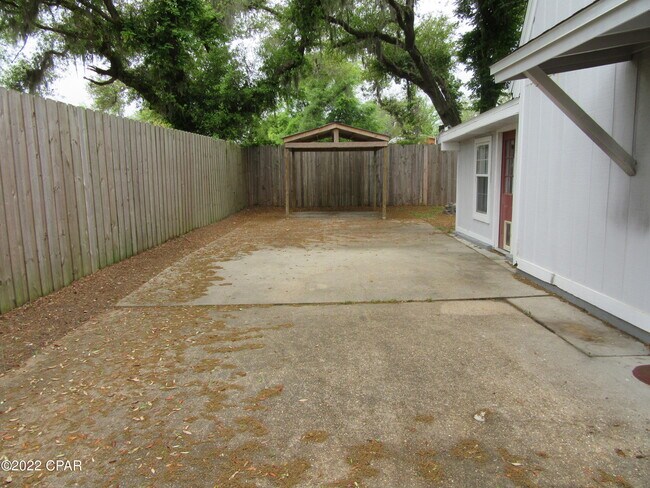 Building Photo - 1113 Arthur Ave