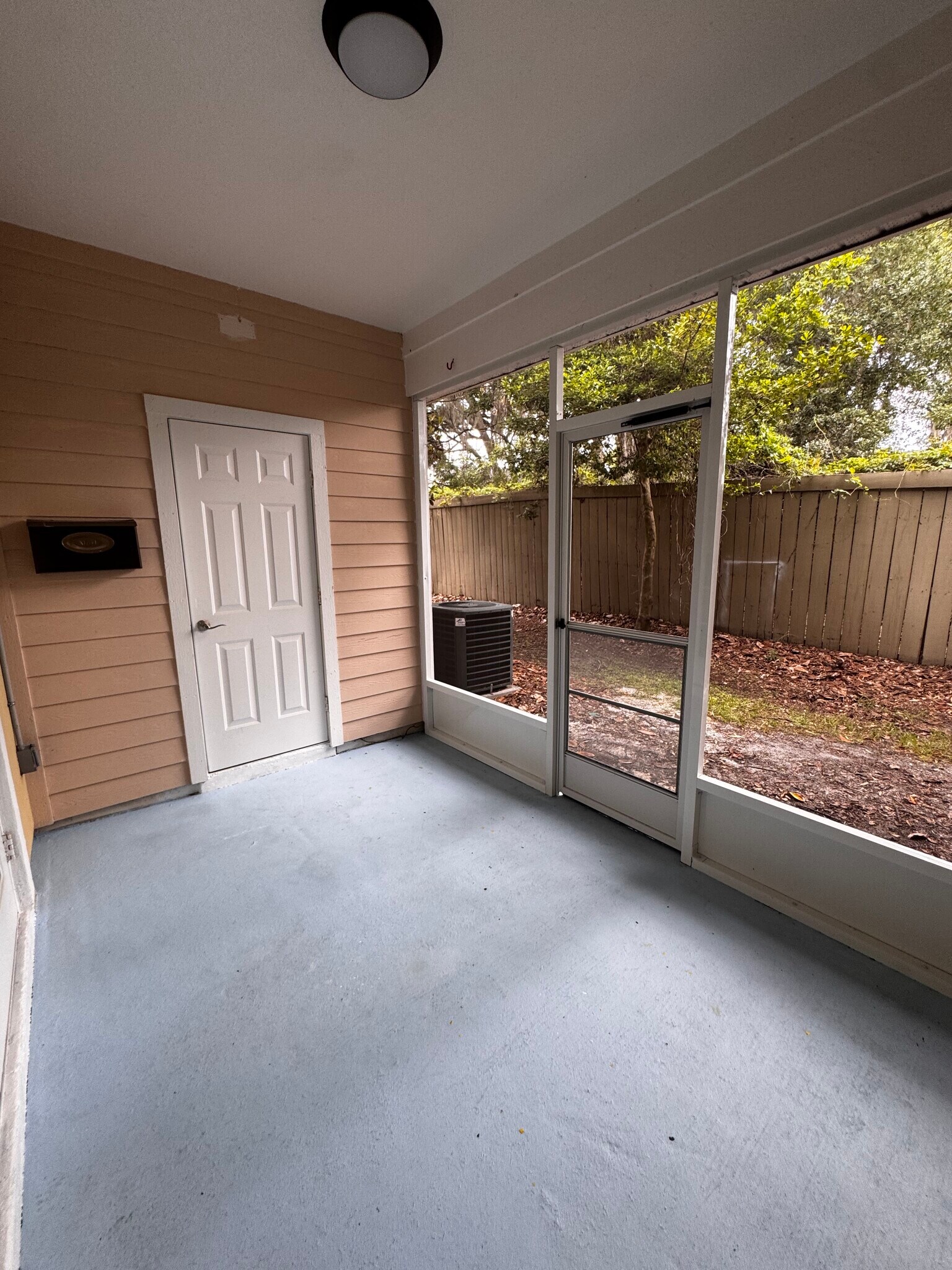 Building Photo - 2508 SW 35th Pl