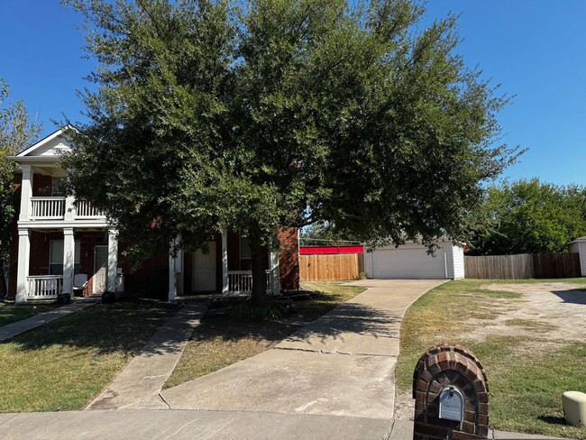 Building Photo - Charming Townhome in Plano