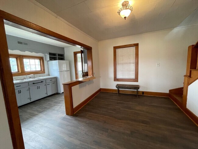 Building Photo - 555 Hopewell Rd