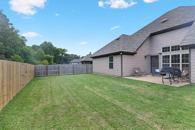 Building Photo - 905 Overture Dr