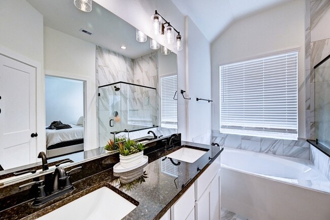 Building Photo - 1523 Cathedral Bend Drive