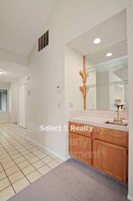 Building Photo - 546 La Corso Dr