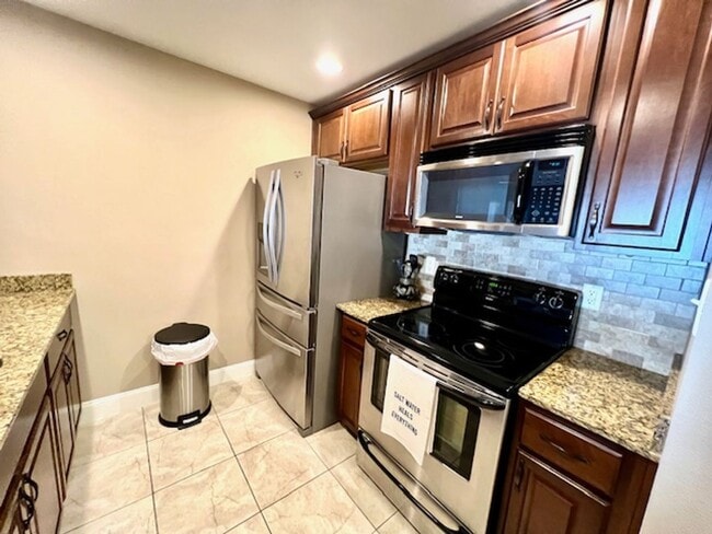 Building Photo - Waterfront Fully Furnished Condo!