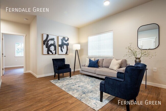 Building Photo - Pet Friendly/Private Owner - 2 Bedroom Tow...