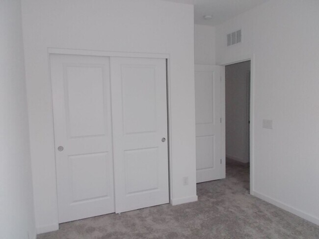Building Photo - Welcome to Alderidge Townhomes!