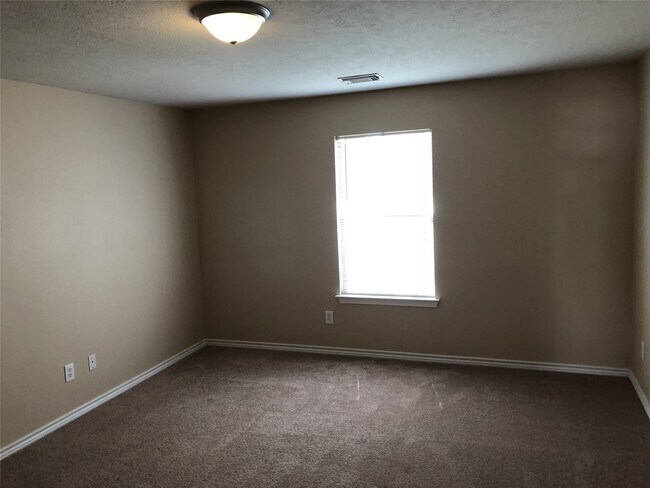 Building Photo - 16115 Speyburn Ct