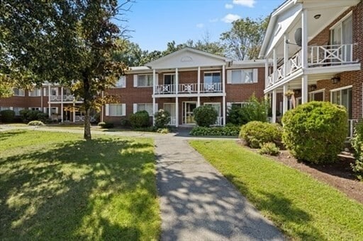 Building Photo - 12 Bayberry Dr