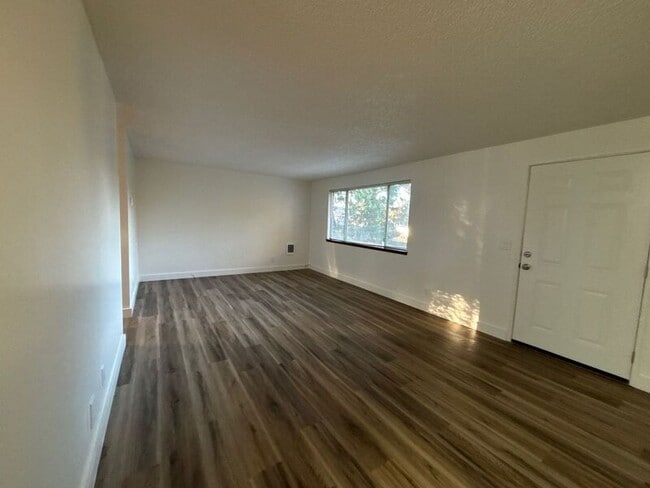 Building Photo - 4433 Campbell Dr SE