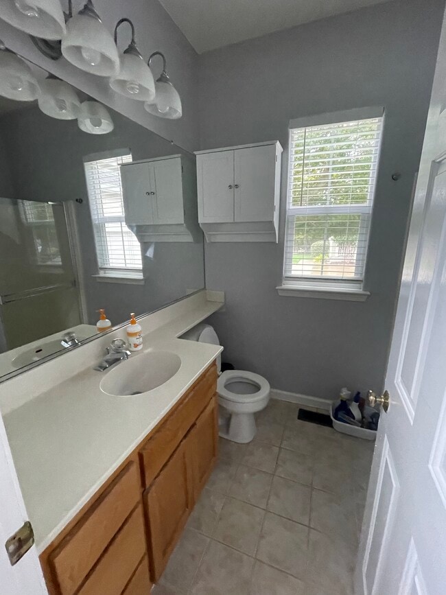 Primary Photo - 2078 Red Oak Cir