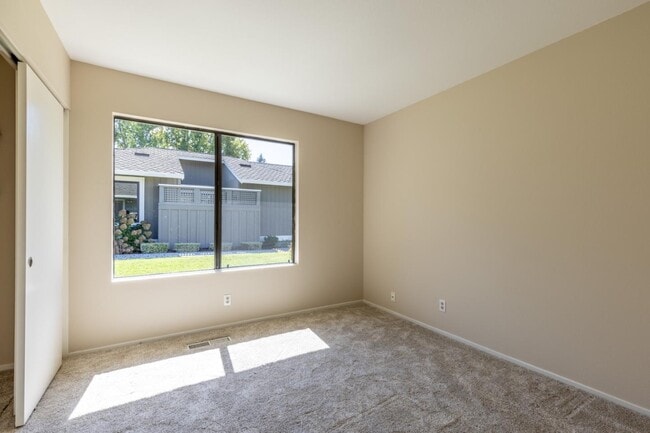 Building Photo - 2128 Presidio Ct
