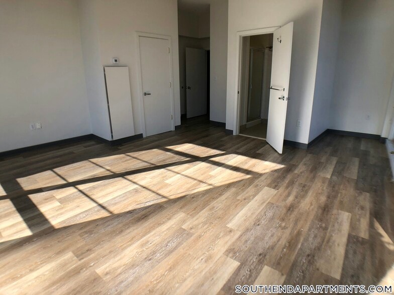 Building Photo - 160 E Berkeley St