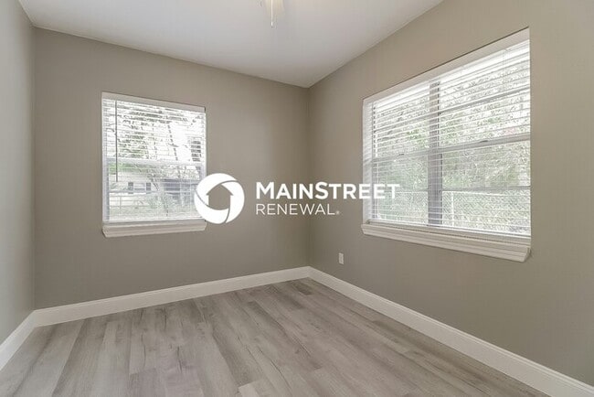 Building Photo - 3 Bedroom Pet-Friendly Home in DEBARY, FL ...