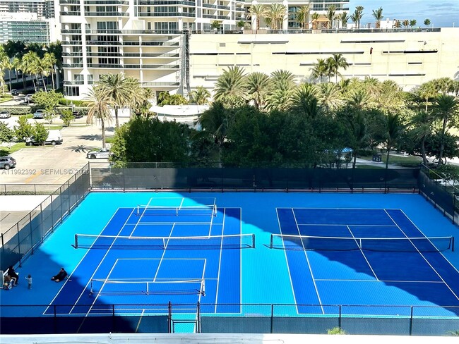 Building Photo - 1904 S Ocean Dr