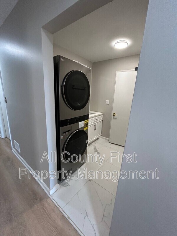 Building Photo - 69 Meldon Ave SE