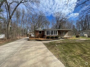 Building Photo - Nice Ranch located in Grandville School Di...