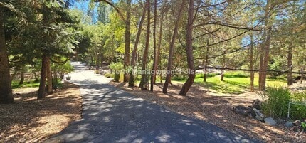 Building Photo - Charming 1-Bedroom Retreat in Desirable Ch...